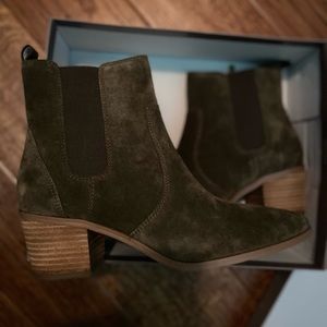 BRAND NEW WITH TAGS Franco Sarto Booties